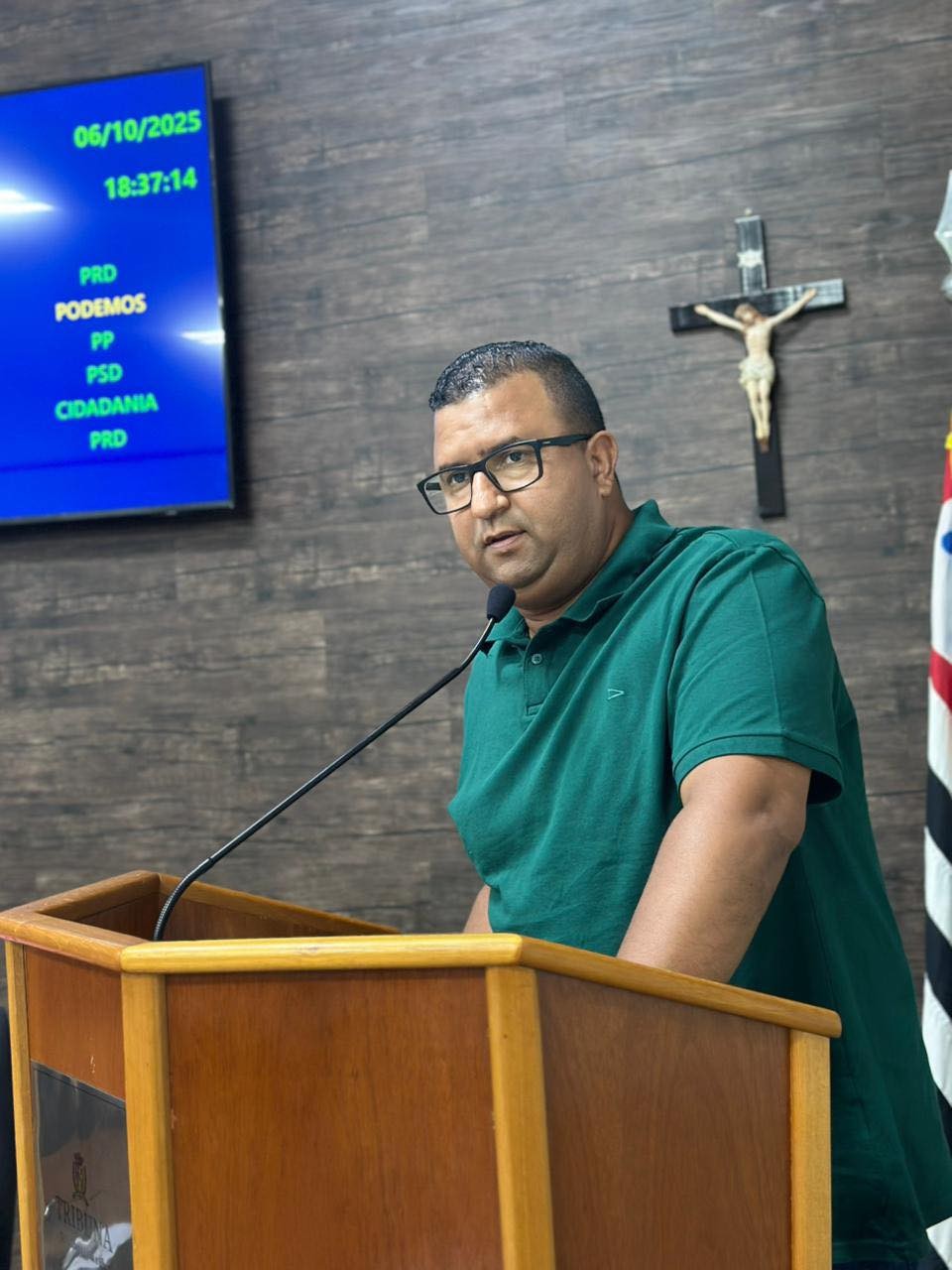 LUCAS MATEOS COBRA LIMPEZA URBANA E SEGURANÇA VIÁRIA
